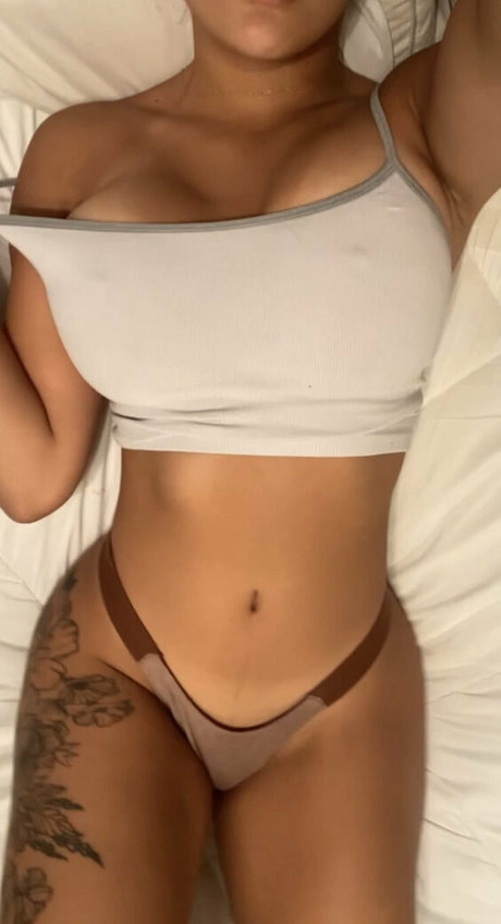 lexi mami かわいいモデル 画像