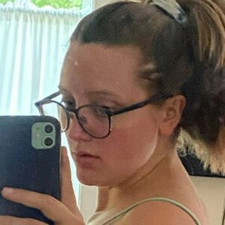 onlyfromsaraa 素敵なモデル 画像