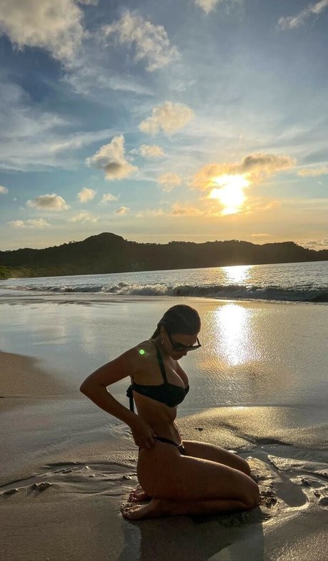 ぽっちゃりブロンドのオンリーファンズ エロチック アーカイブ