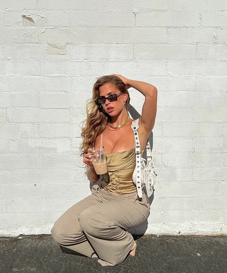 年配の熟女オンリーファンズ エロチック 写真