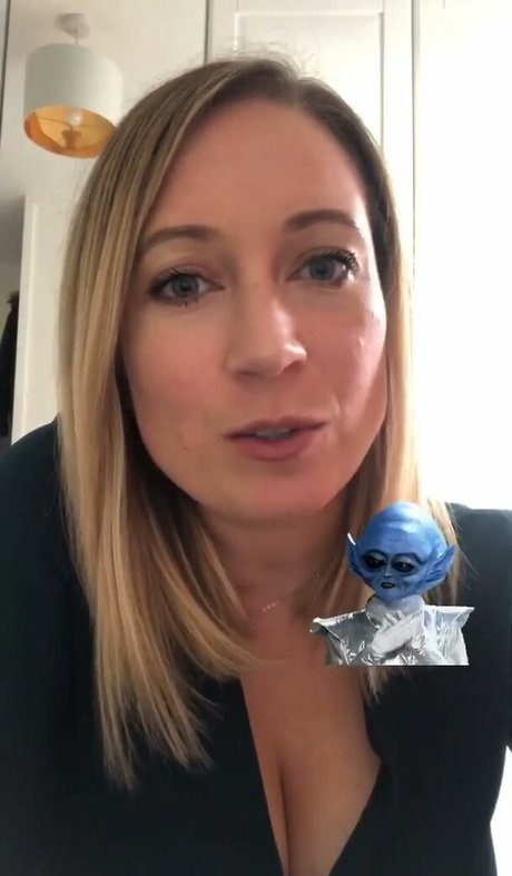 Sarah Cruddas 可愛いモデル 写真