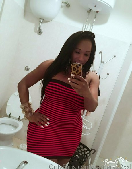 スムーズなオンリーファンズ 美しいヌード 画像