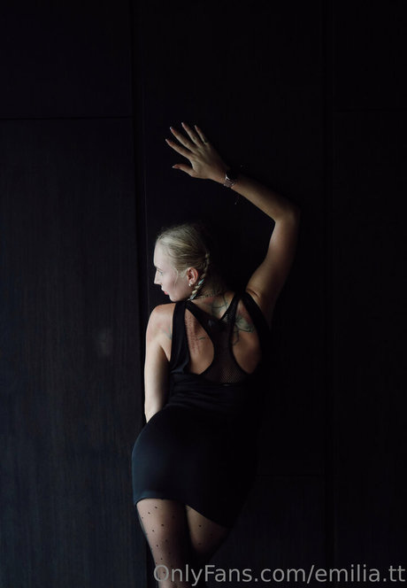 教室オンリーファン セクシーxxx 写真