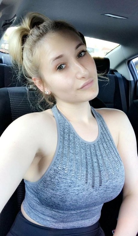 misshannahnicoleee ポルノモデル 画像