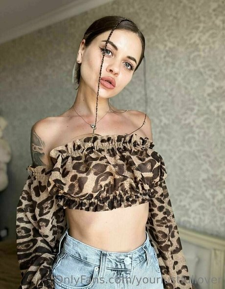 yourlustfullover 無料女優 画像