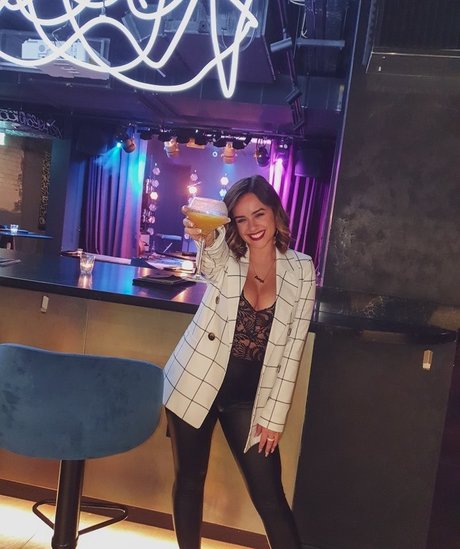 ビーチセックスオンリーファンズ アダルト 写真