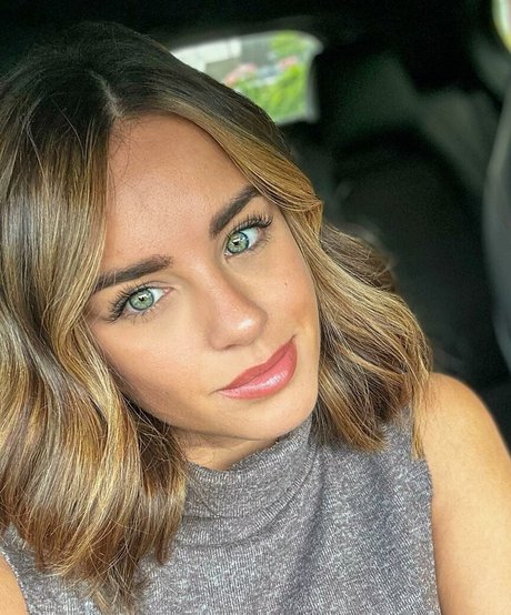 巨乳カップルオンリーファンズ ホットxxx 写真