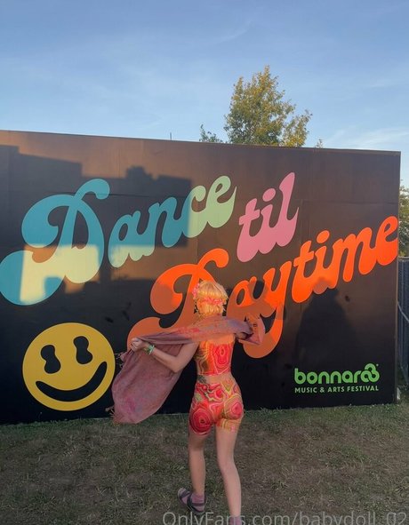 カウガール POV オンリーファンズ 可愛い 画像