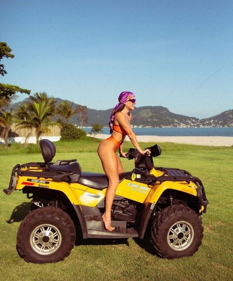 フィットネス 裸 オンリーファンズ アートxxx 写真