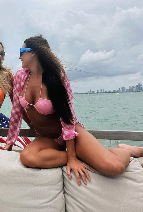 トランス熟女オンリーファンズ セクシーヌード 画像