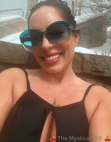 enchantressselenafree セクシー女優 写真