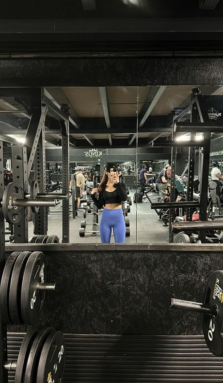 Karagii ポルノスター 素敵 ギャラリー