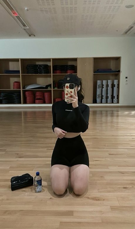 Karagii 完璧なポルノスター ギャラリー