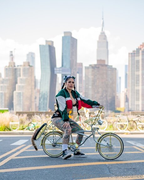 biancabailee アートモデル 画像