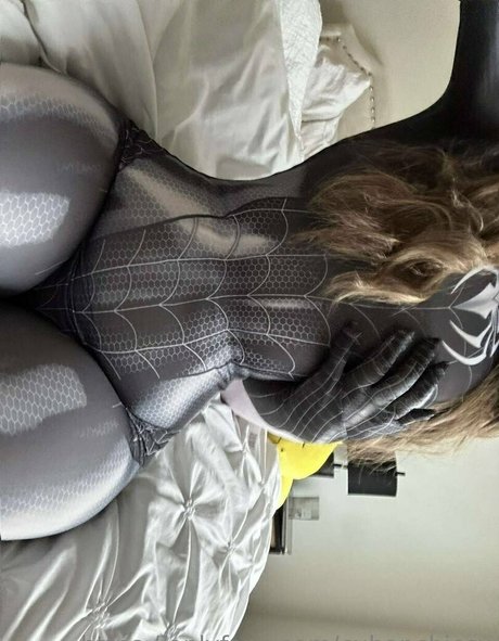 queenncubanxxx セクシーモデル 画像