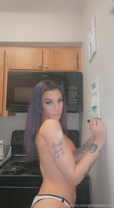 ぽっちゃりカップルオンリーファンズ ヌード 画像