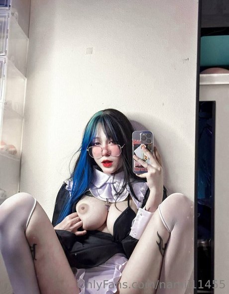 q namii ポルノモデル 写真