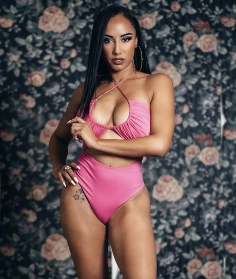 乳首 オンリーファンズ セックス 写真