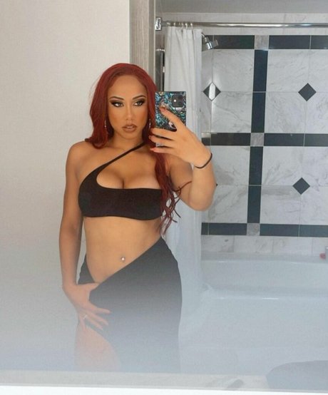 ぽっちゃりカップルオンリーファンズ ホットセクシー 写真