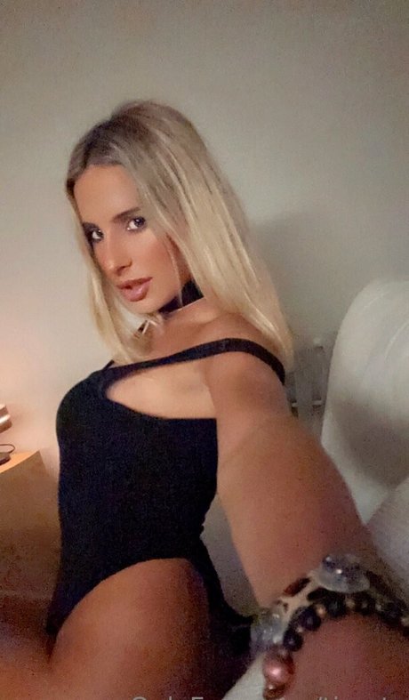 年配の熟女オンリーファンズ 無料 写真