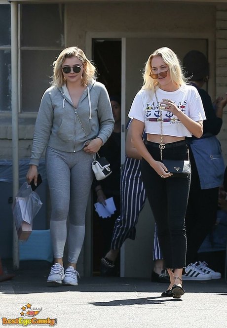 Chloe Grace Moretz スター 裸 画像