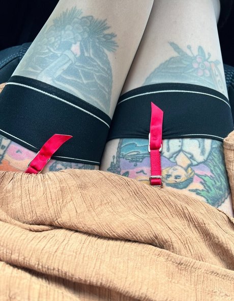 心理学者オンリーファンズ アダルト無料 画像