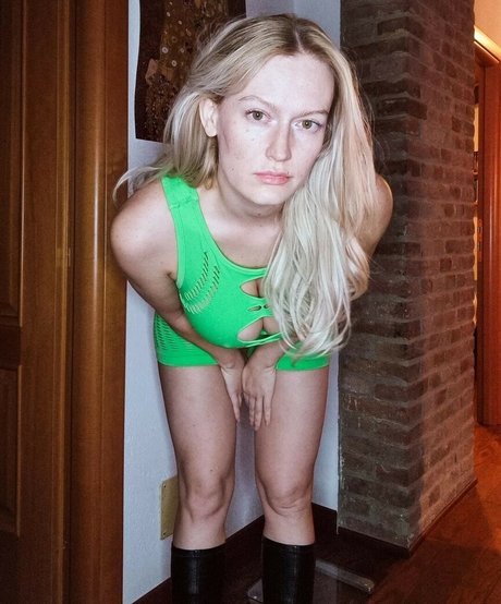 luizaconlaz 美しいモデル 写真