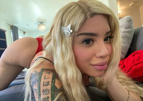 アナルファックオンリーファンズ エロ 写真