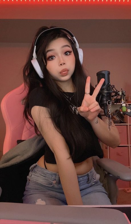 毛深いアジア人オンリーファンズ ヌード 画像