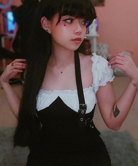 金髪オナニーオンリーファンズ エロ 写真