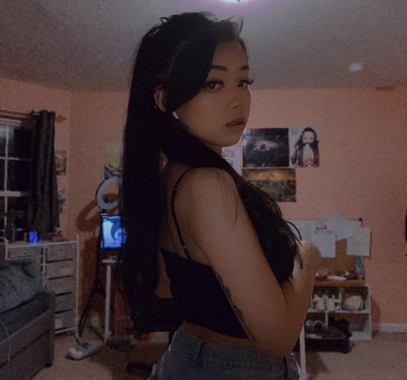 男性TikTokスターオンリーファンズ 無料裸 画像