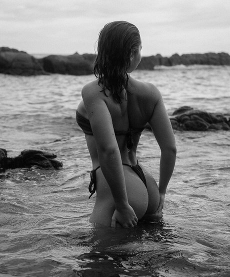 クソ野郎オンリーファンズ ヌード 写真