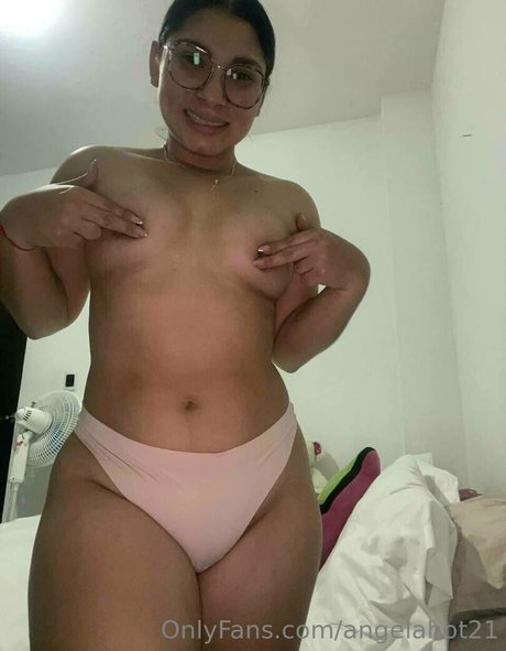 日本の熟女オンリーファンズ セックス 画像