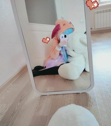 Tガールオンリーファン ホット裸 写真