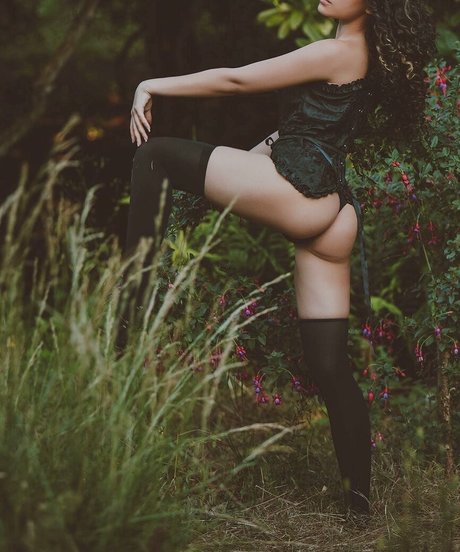 最もホットなティーンオンリーファン セクシーヌード 写真