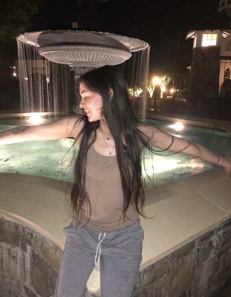 Zhaddie Grey モデル 画像