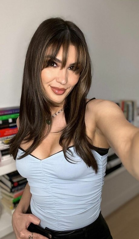 ベビーシッターオンリーファンズ アートxxx 写真