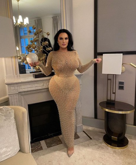 ラテン系フェラチオオンリーファンズ ホットヌード 写真