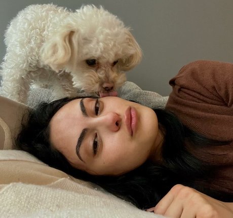 Camila Mendes ポルノスター xxx 画像