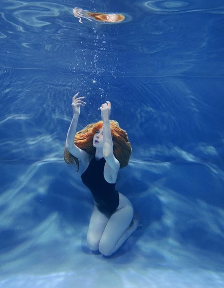 ワークアウト オンリーファンズ 美しいヌード 写真