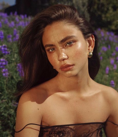 お尻を広げるオンリーファンズ 無料ヌード 写真