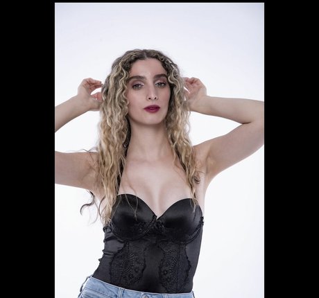 Yanellis Linares xxx女優 写真