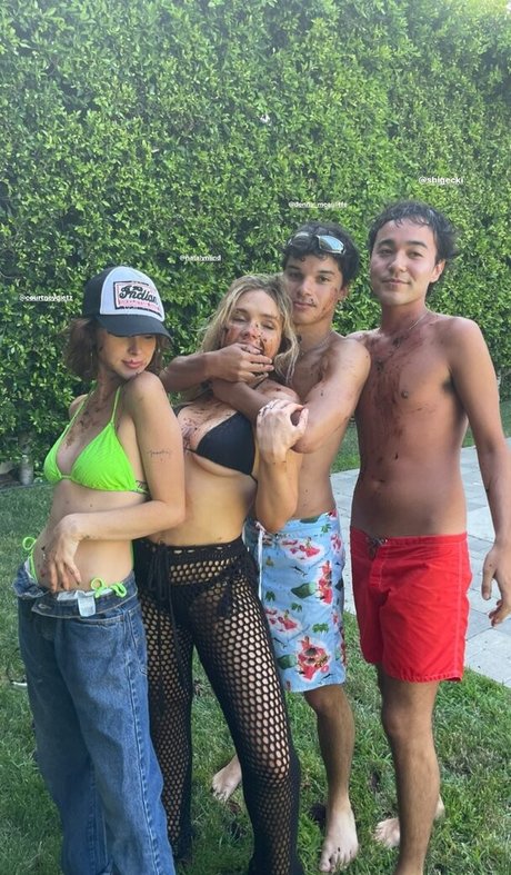 スキニーモデルオンリーファンズ アートヌード ギャラリー