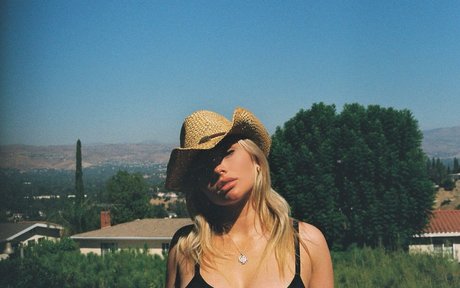 Natalie Alyn Lind ポルノ女優 画像