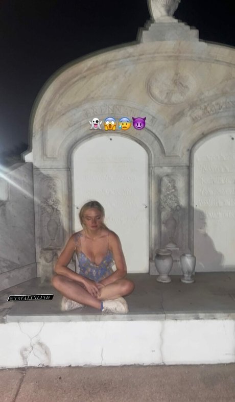 Natalie Alyn Lind ホットモデル アーカイブ