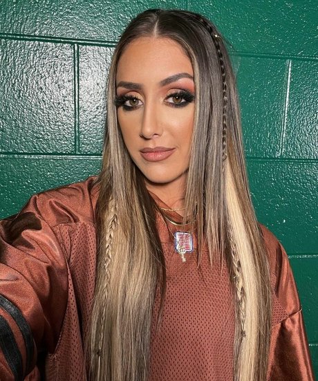 Dr Britt Baker 無料女優 画像