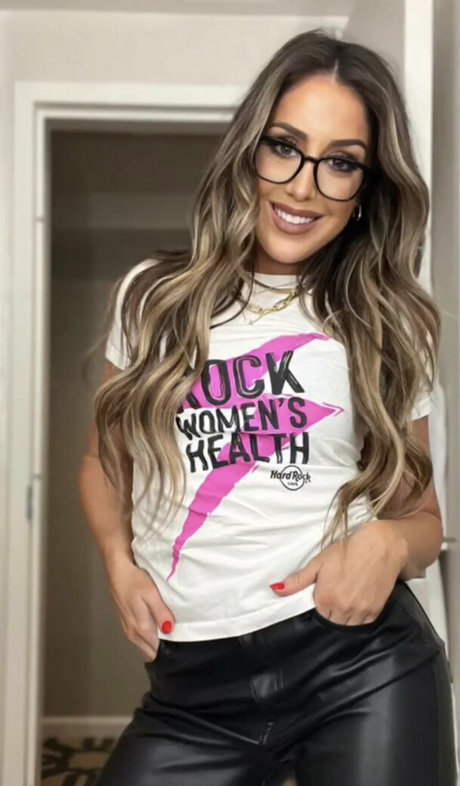 Dr Britt Baker スター 裸 画像