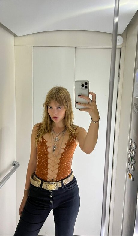 切断者オンリーファンズ 美しい裸 写真