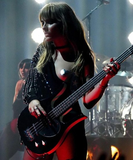 キティ・ウェット・オンリーファンズ アートポルノ アーカイブ