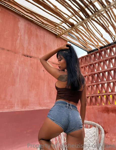 アナル指入れ オンリーファンズ 限定 画像